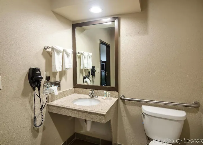 Quality Ft. Worth North 3*
