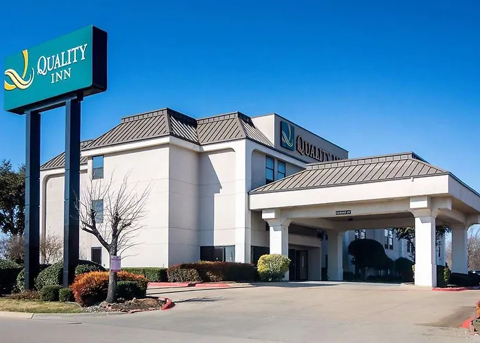 Quality Ft. Worth North Hotel 3*