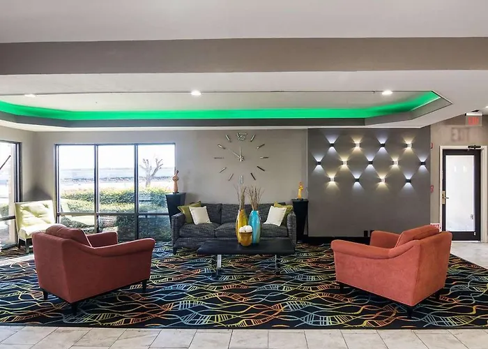 Hotel Quality Ft. Worth North 3*