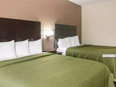 Quality Ft. Worth North Hotel 3*
