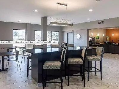 Hotel Quality Ft. Worth North 3*