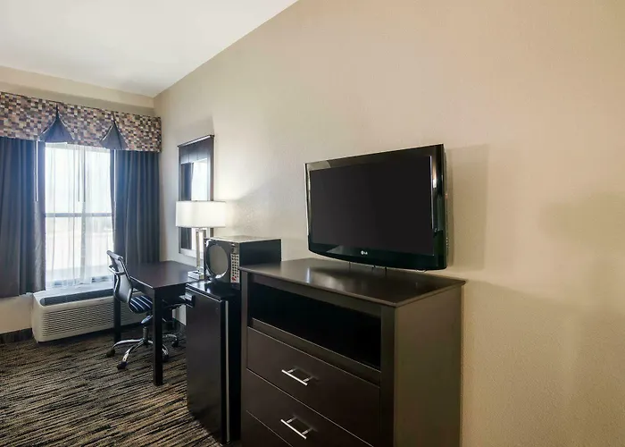 Hotel Quality Ft. Worth North 3*