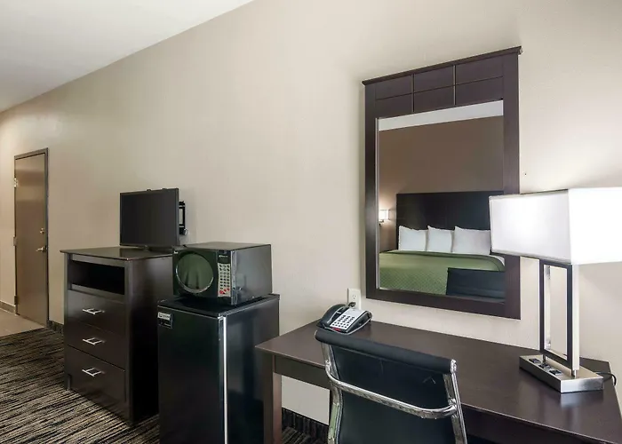 Quality Ft. Worth North Hotel
